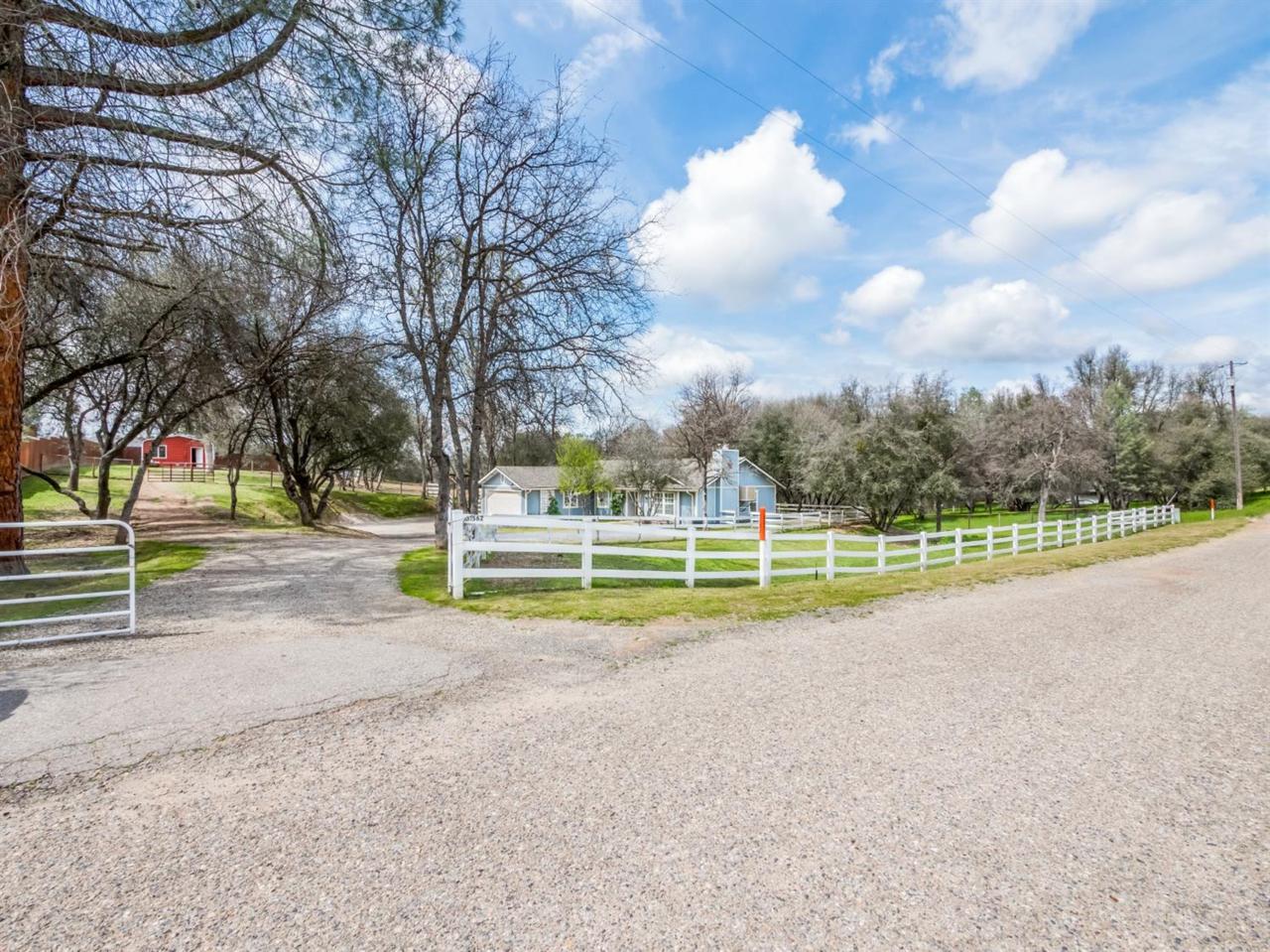 31562 Sioux Road - Photo 1