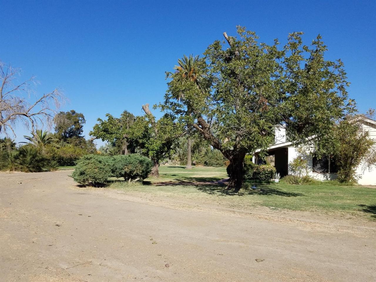 5662 Washoe Avenue - Photo 1
