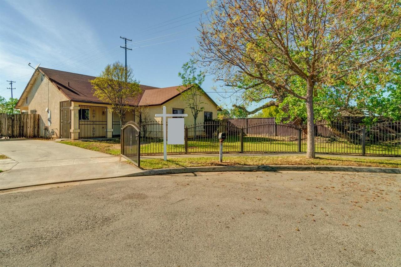 1571 11th Street - Photo 1