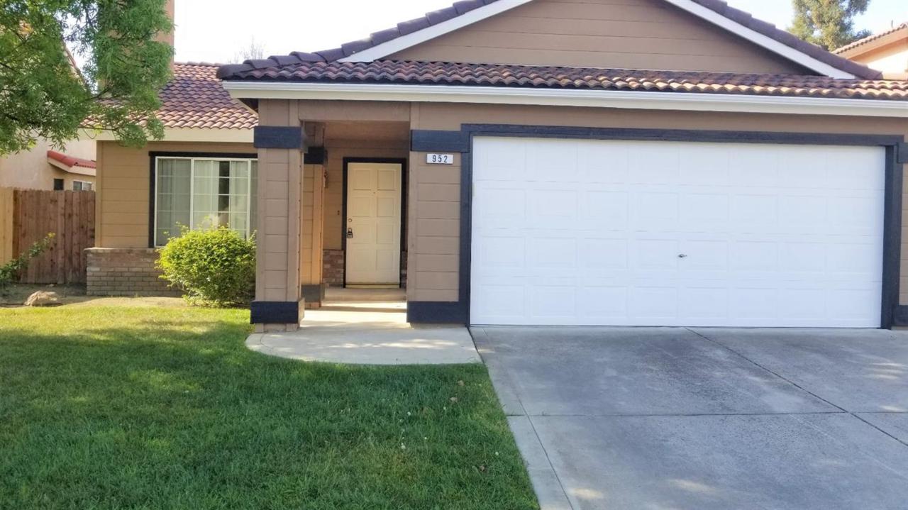 952 Fedora Avenue - Photo 1