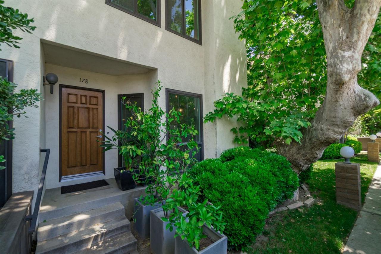 2890 Huntington Boulevard - Photo 1