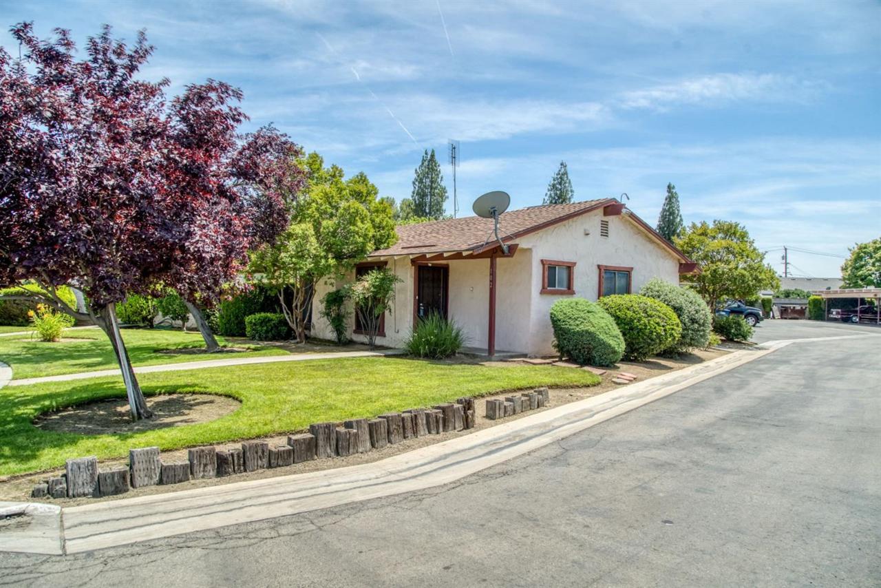 4634 Cambridge Avenue - Photo 1