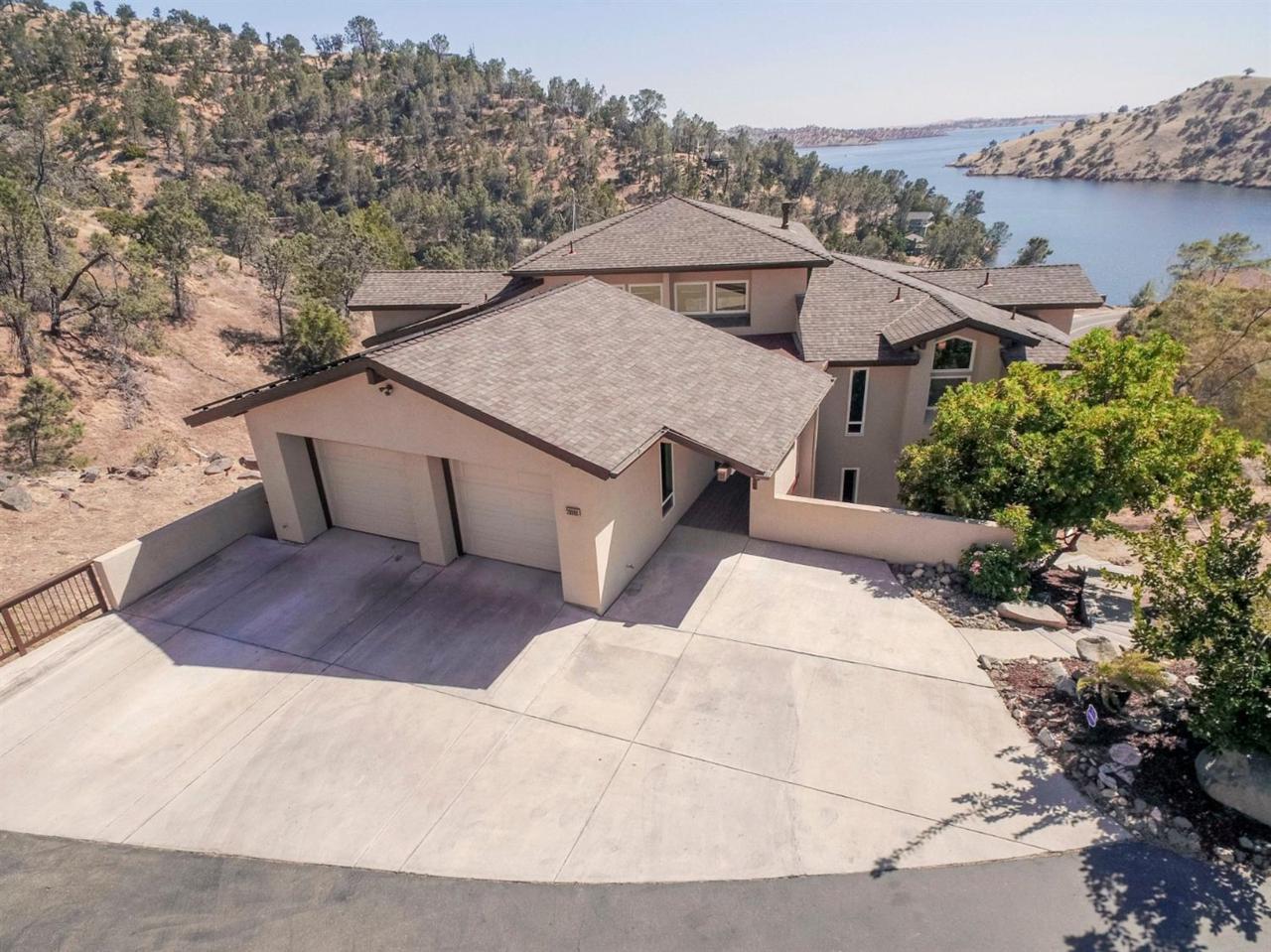 28090 Sky Lake Drive - Photo 1