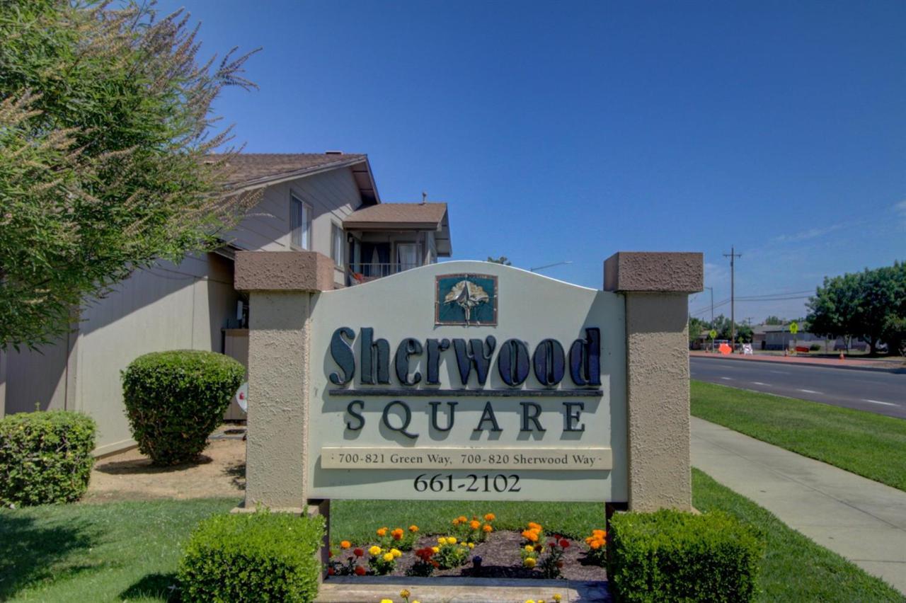705 Green Way - Photo 1