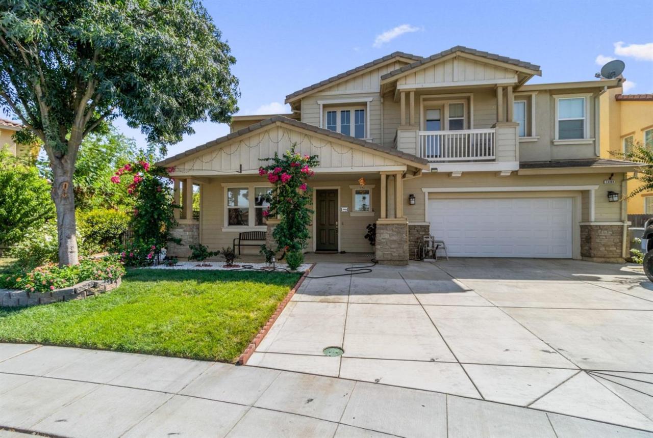 1484 La Quinta Way - Photo 1