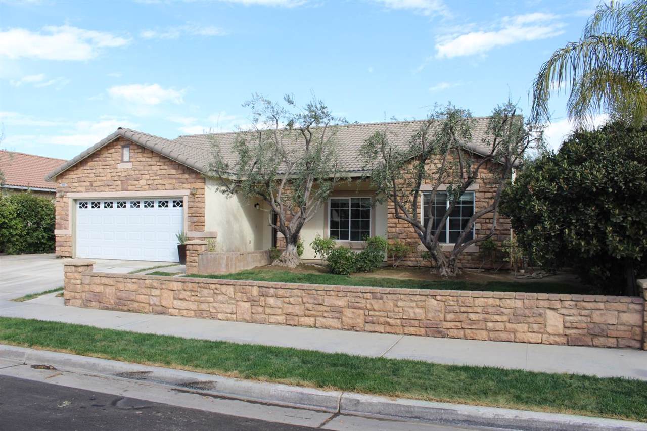 2808 Cherry Avenue - Photo 1