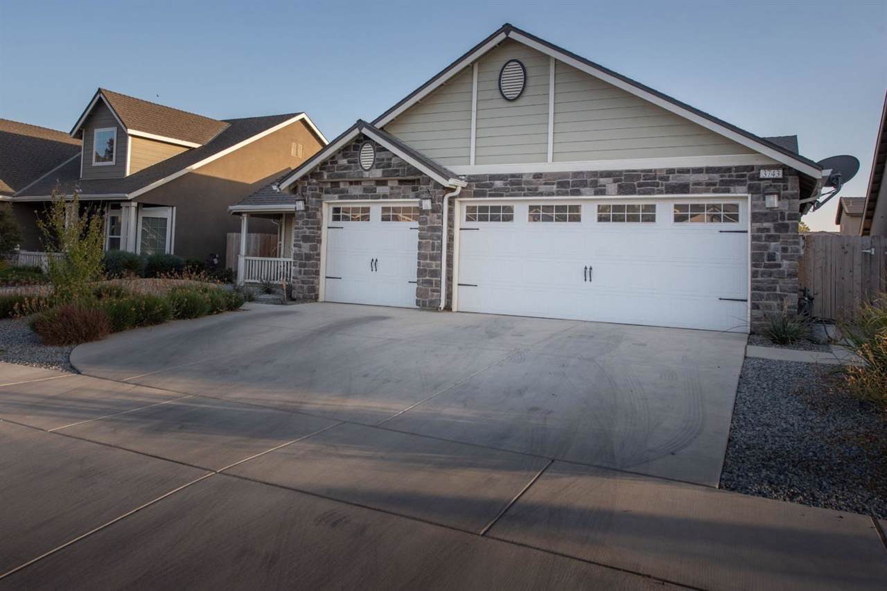 3743 Vine Avenue - Photo 1