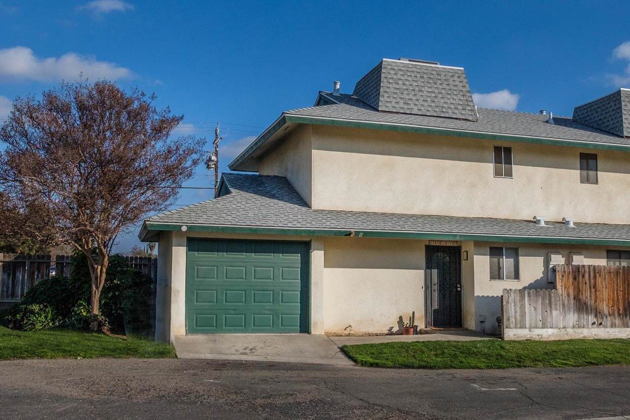 4811 Winery Circle - Photo 1