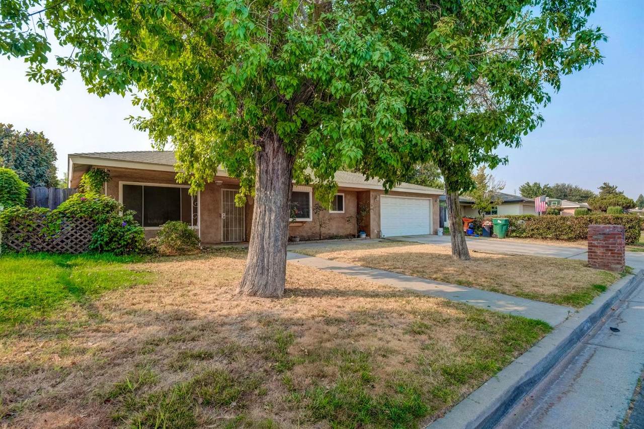 2712 Holiday Way - Photo 1
