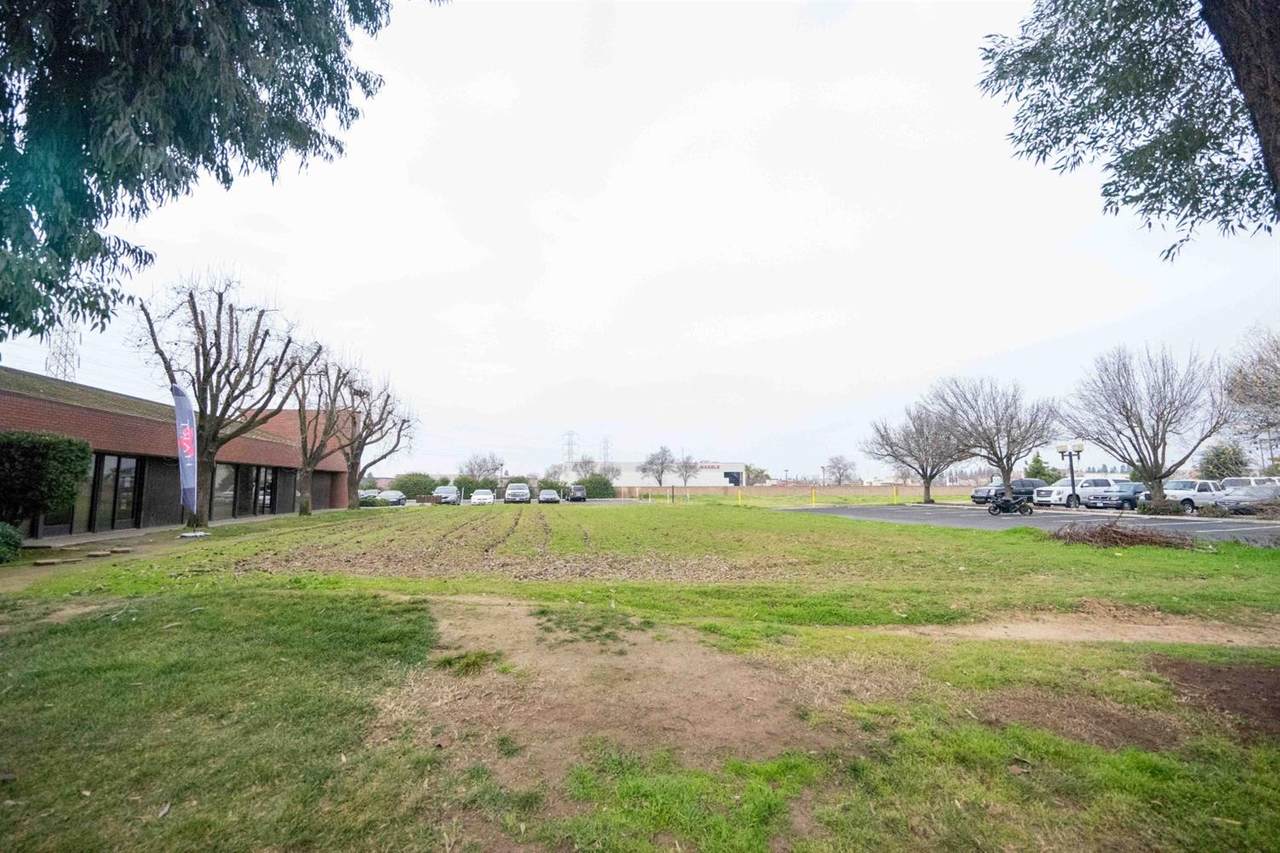 3477 Shaw Avenue - Photo 1