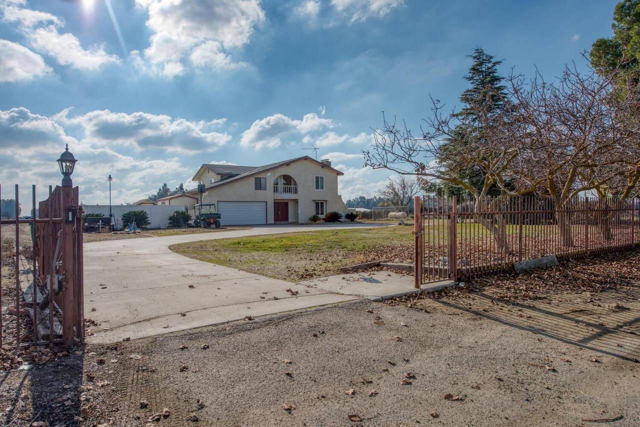 9569 Olive Avenue - Photo 1