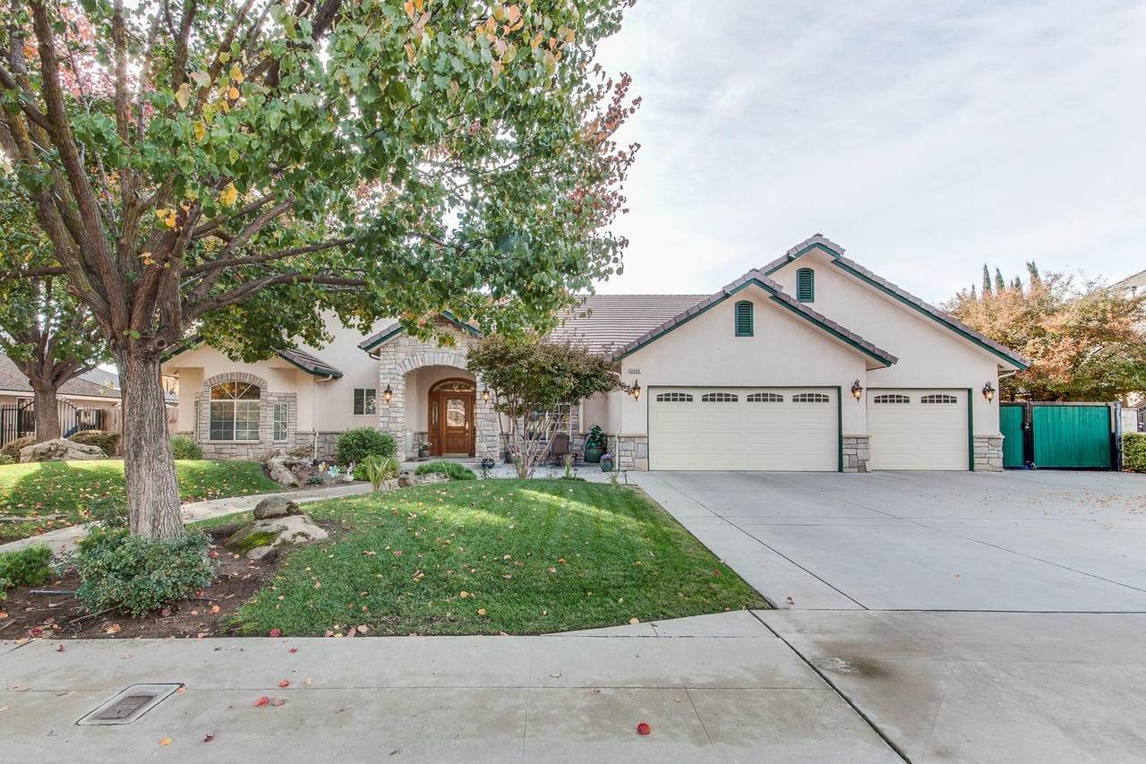 2864 Holly Avenue - Photo 1