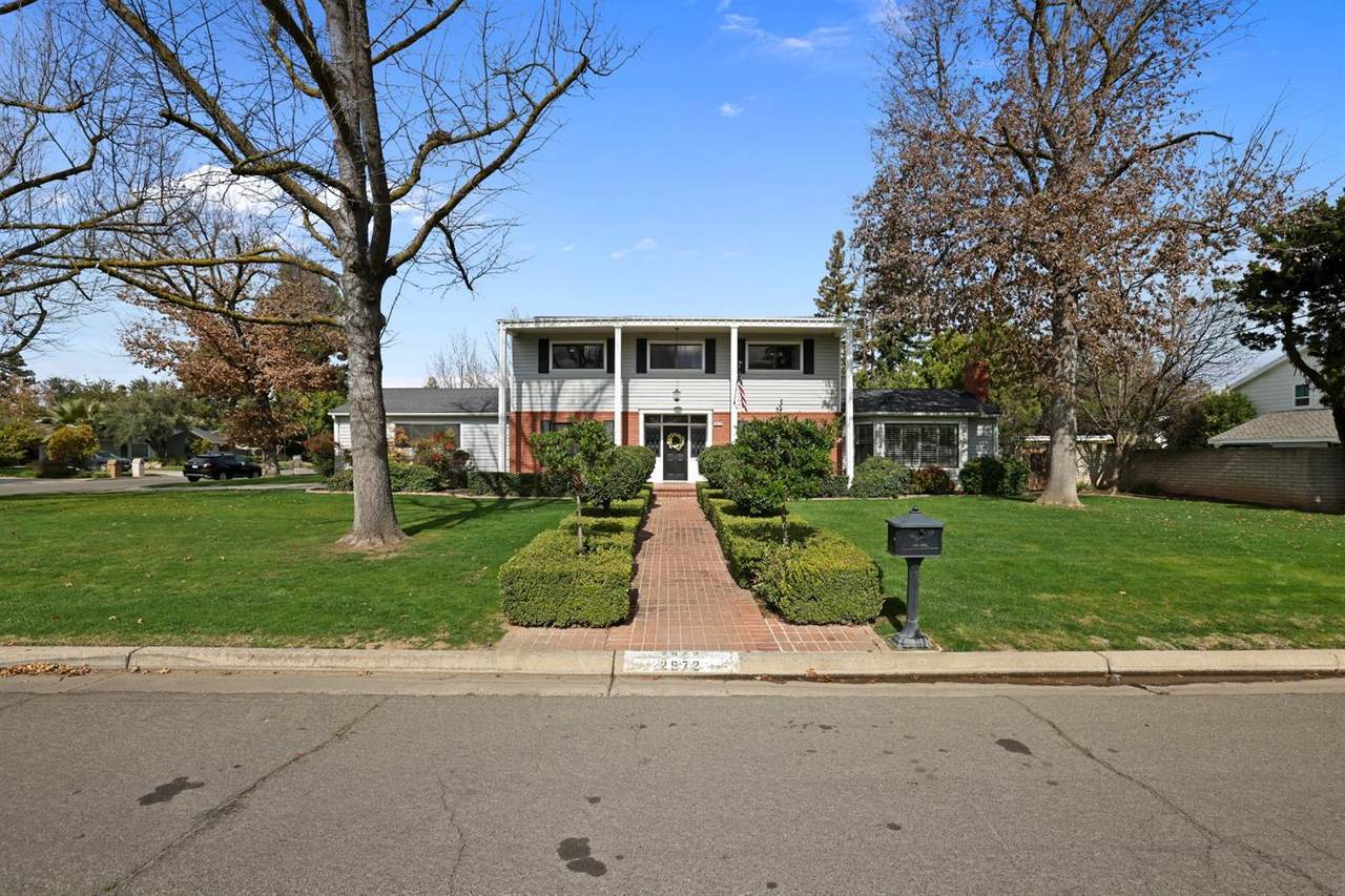 2572 Magill Avenue - Photo 1