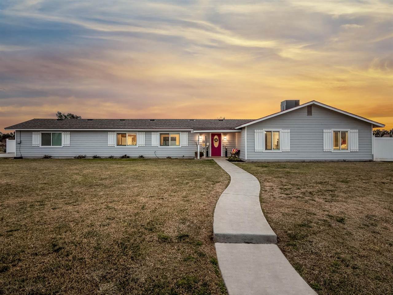 11455 Ashlan Avenue - Photo 1