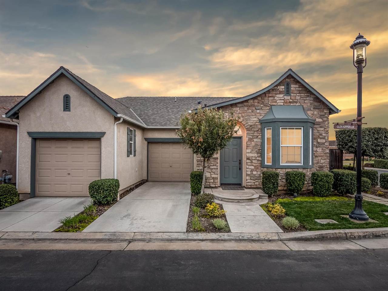 1654 Glen Kippen Lane - Photo 1