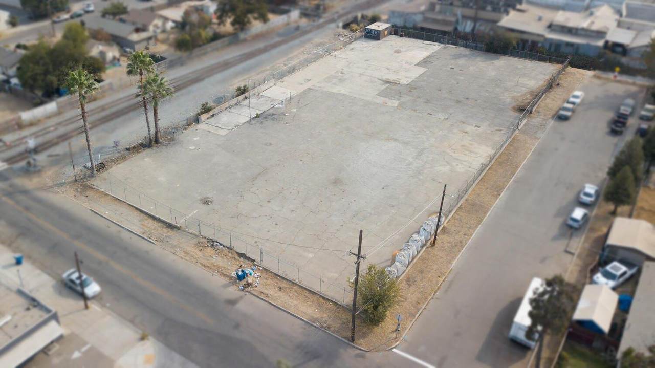 1206 Effie Street - Photo 1