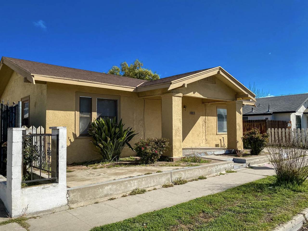 1003 Shields Avenue - Photo 1