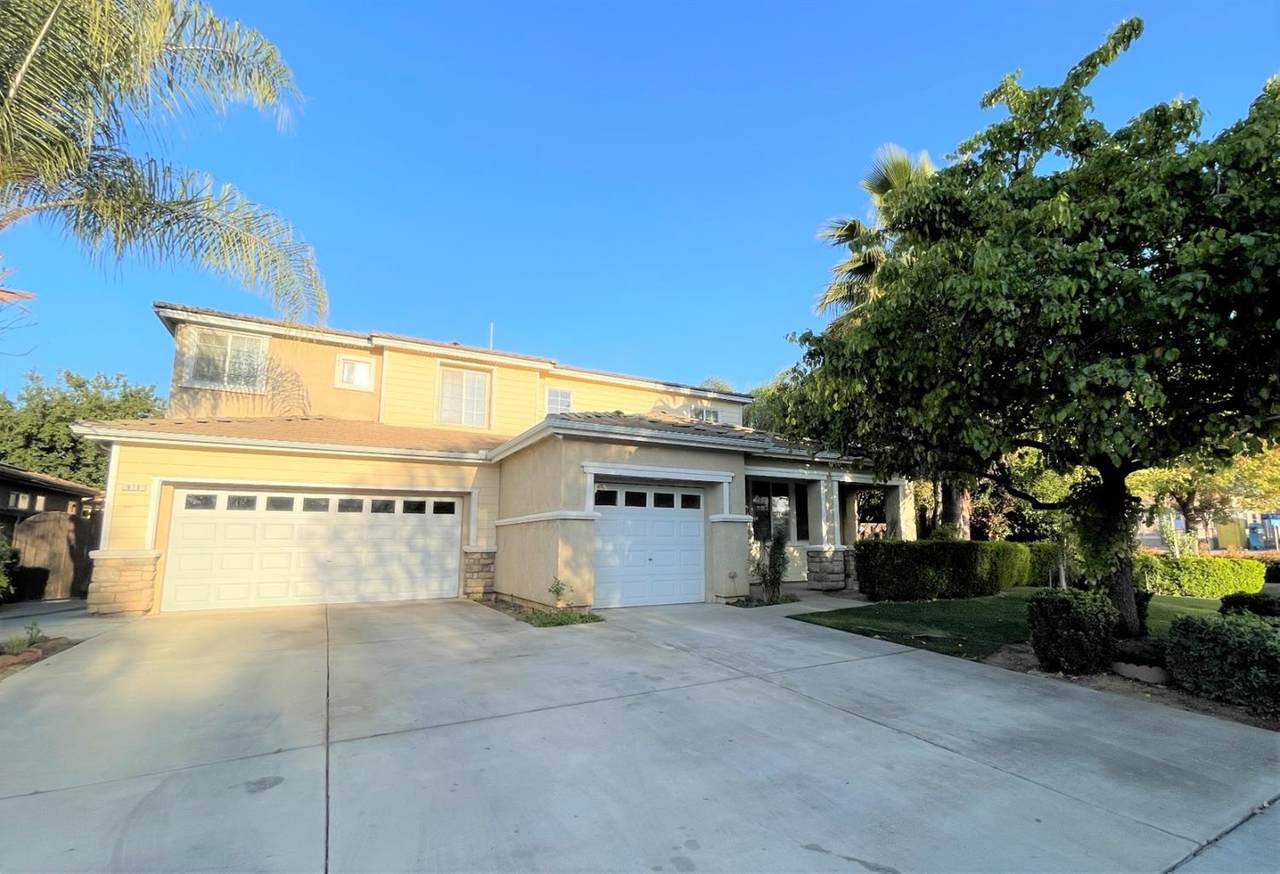 876 Lily Avenue - Photo 1