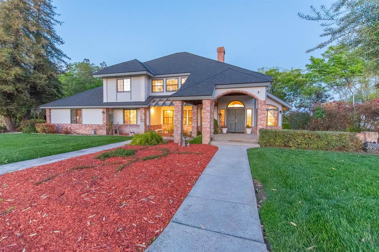 223 Valley View Drive - Photo 1
