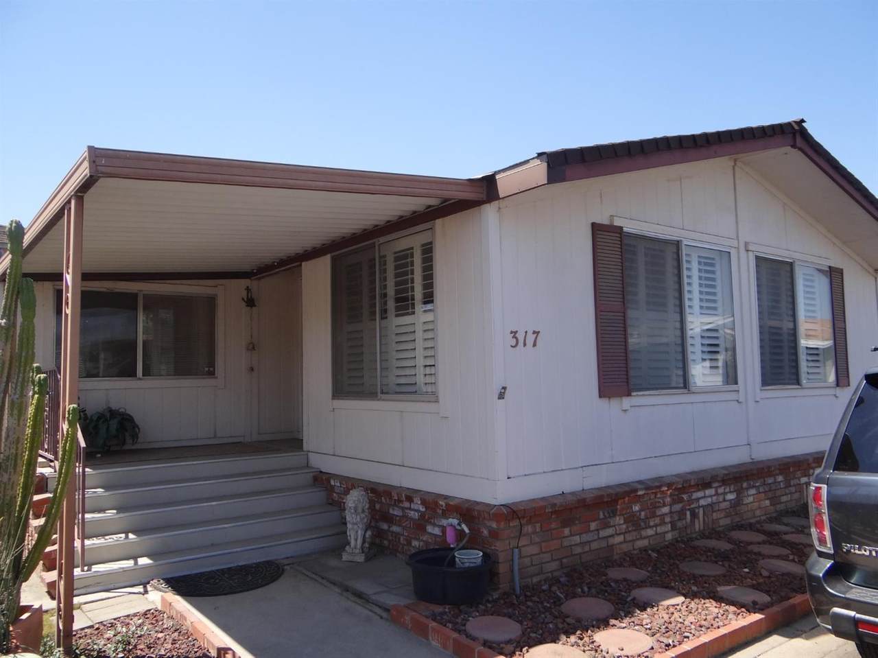 2706 Ashlan Avenue - Photo 1