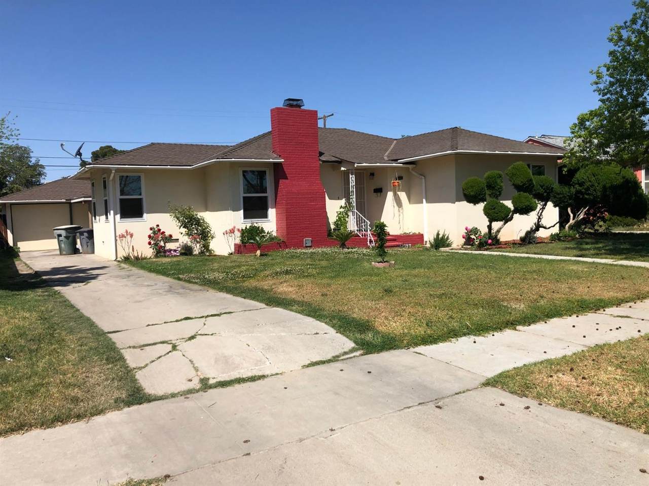 1627 Delno Avenue - Photo 1