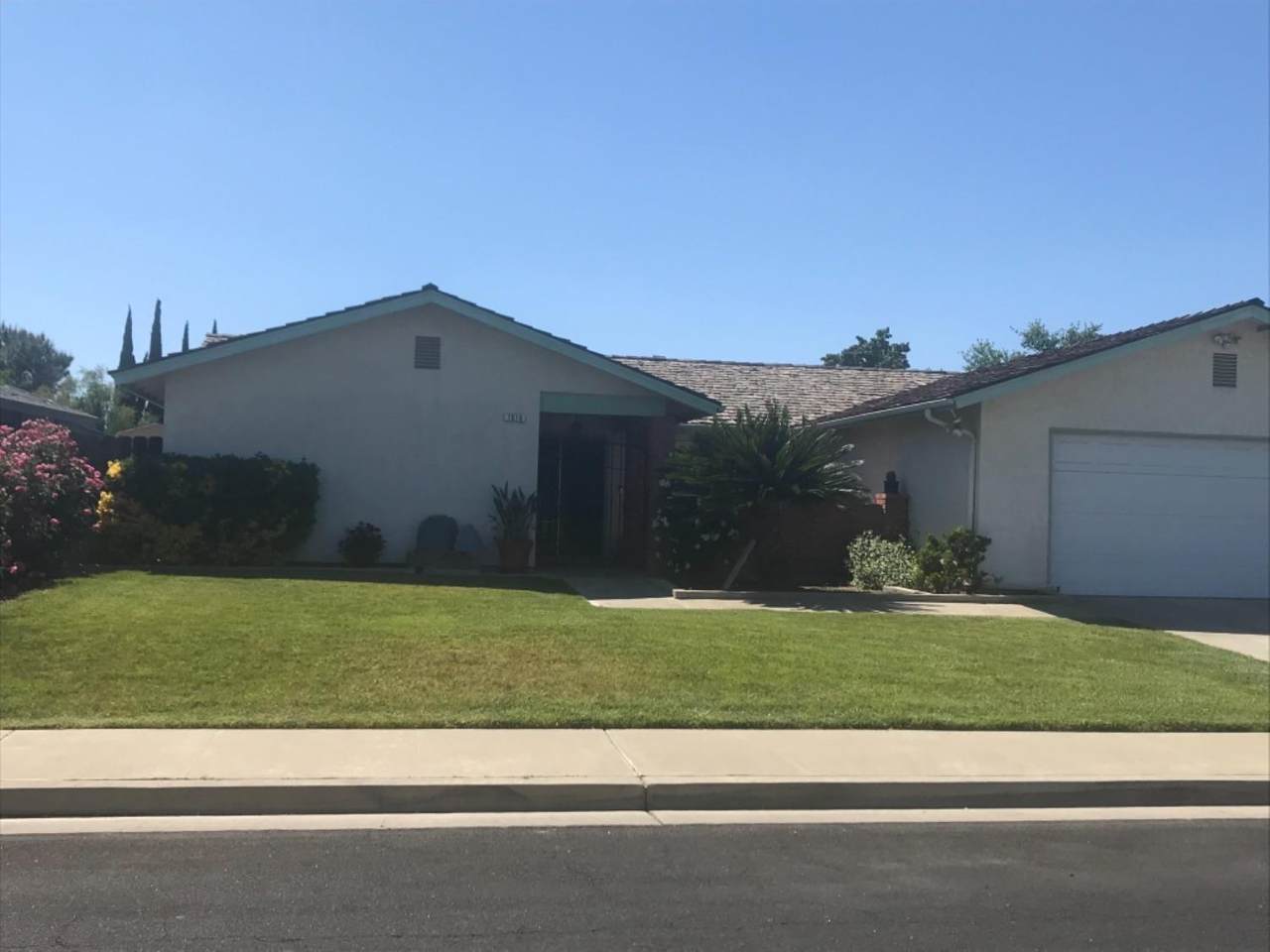 1910 Ryan Way - Photo 1