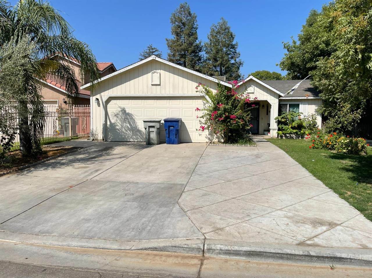 5204 Lamona Avenue - Photo 1
