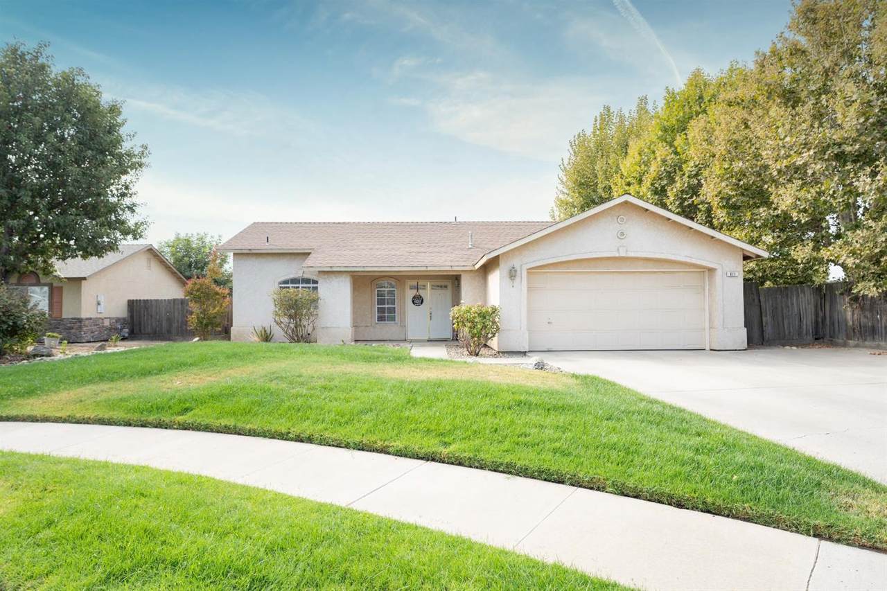 611 Granada Cir - Photo 1