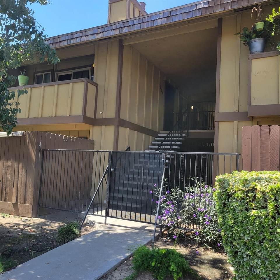 1221 Peach Avenue - Photo 1
