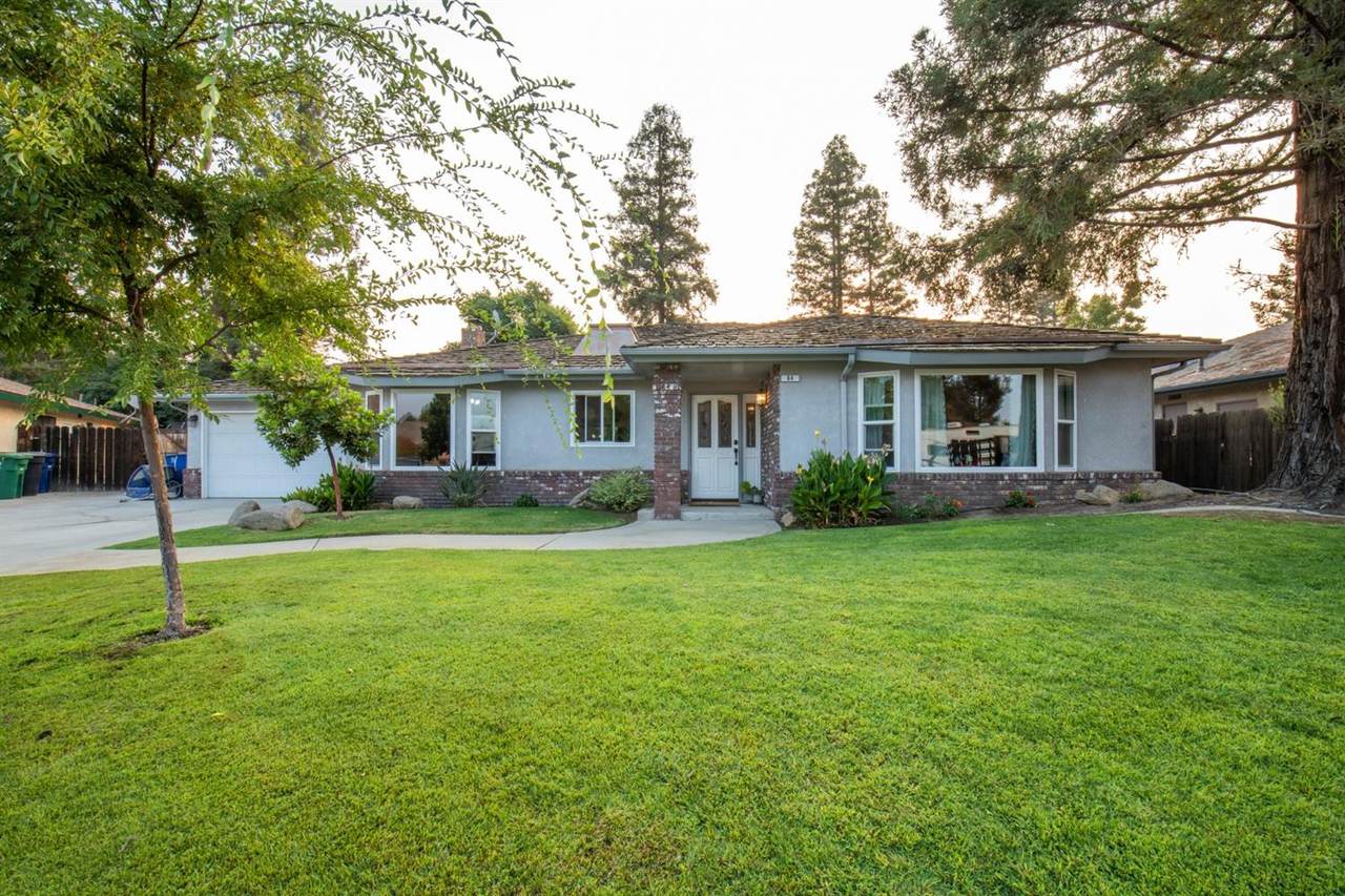 64 Post Avenue - Photo 1