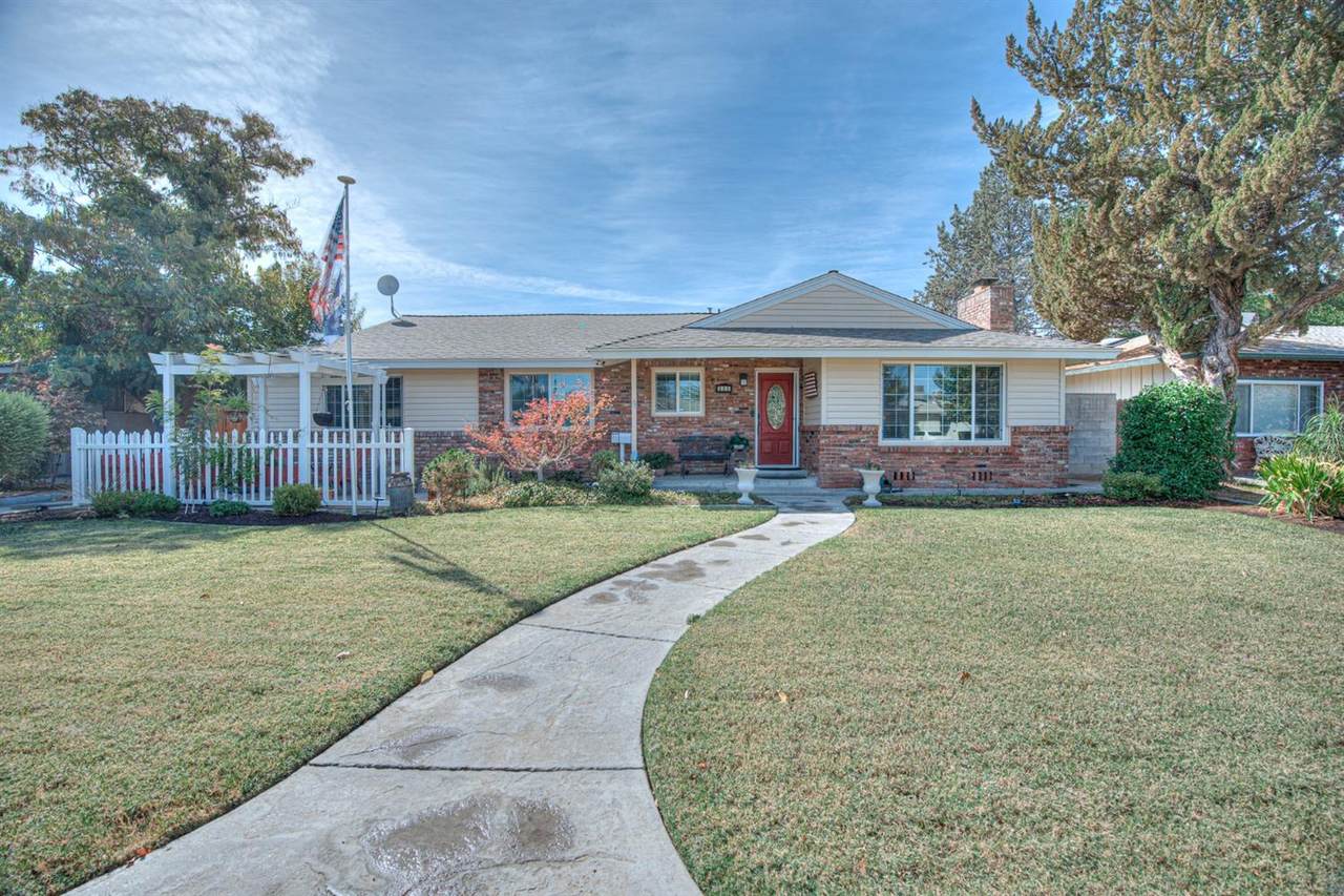 305 Stanford Avenue - Photo 1