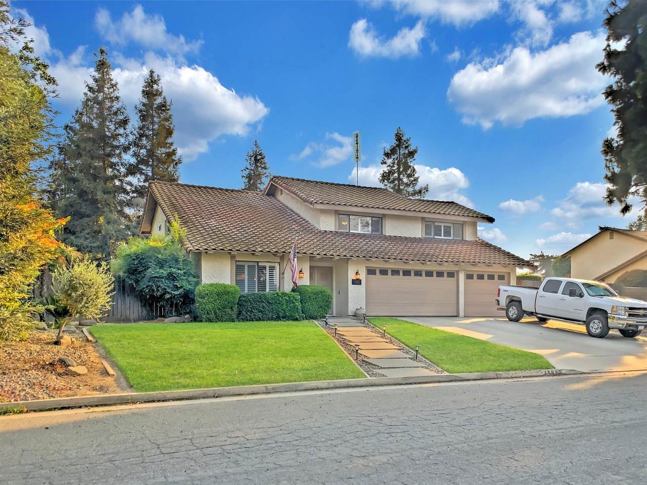 15063 Oak Ranch Road - Photo 1