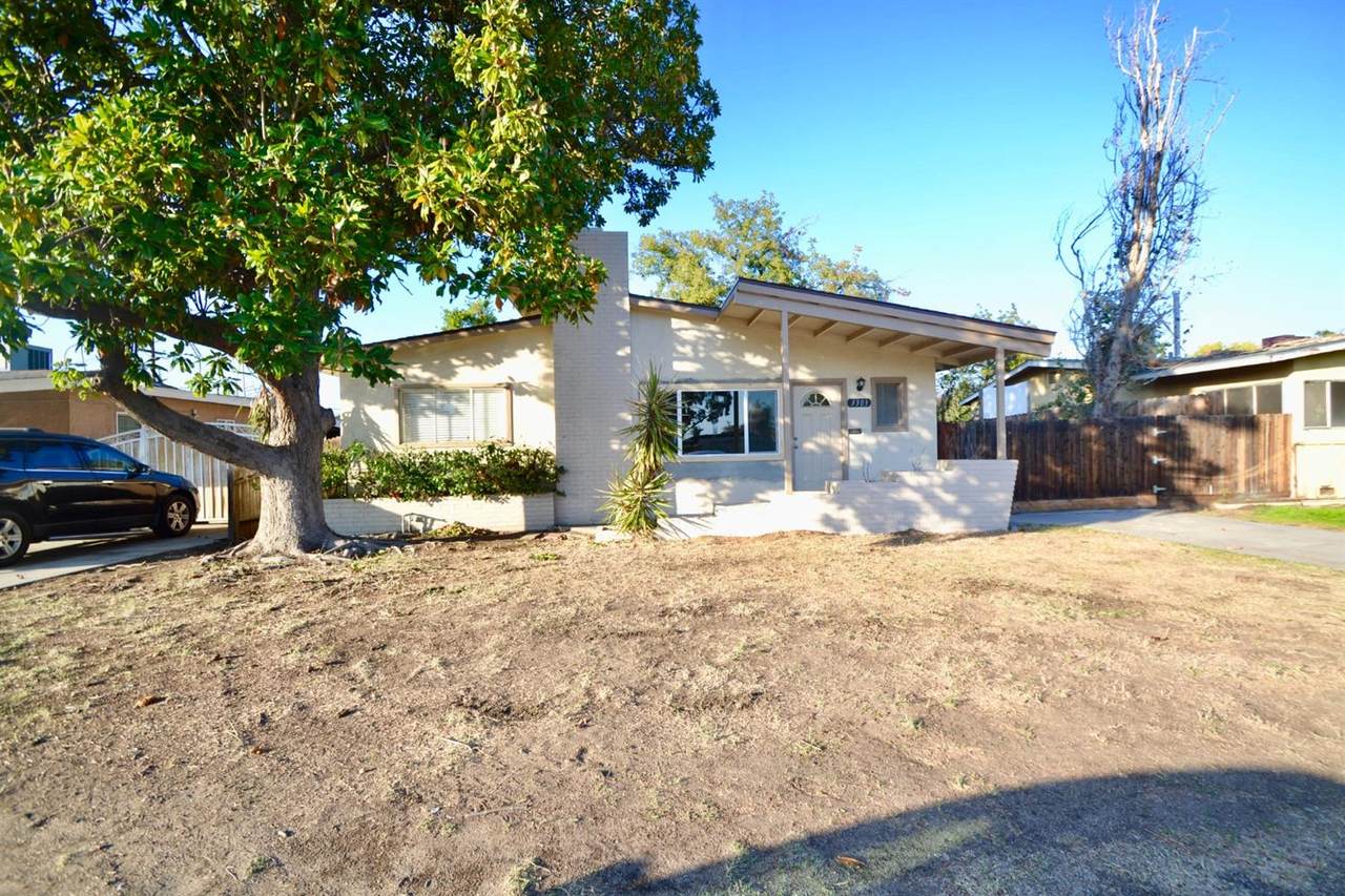 3303 Dakota Avenue - Photo 1