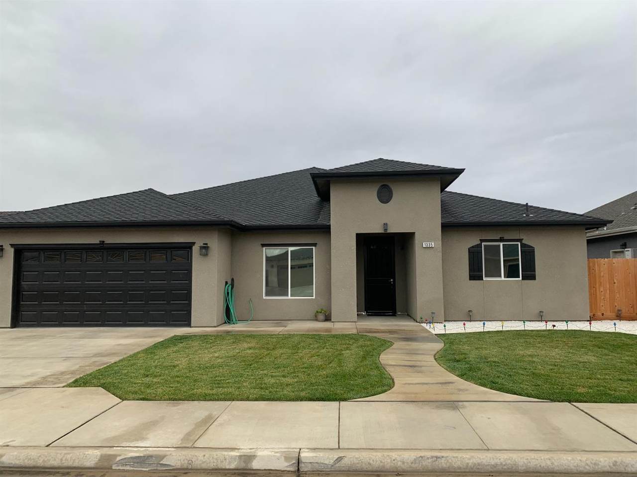1335 Birch Avenue - Photo 1