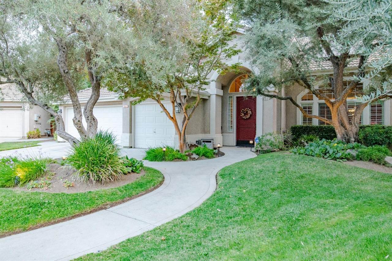 10527 Pierpont Circle - Photo 1