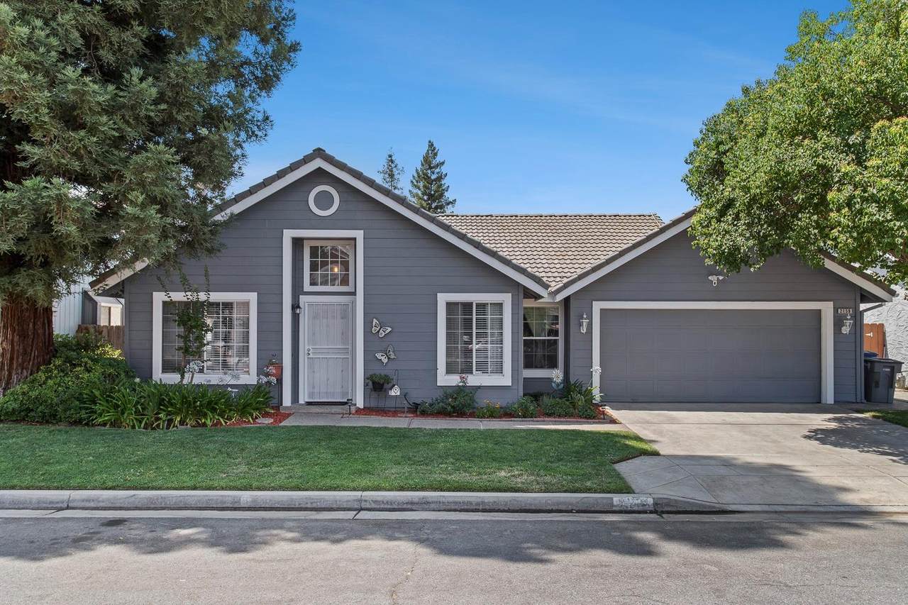 2159 Minarets Avenue - Photo 1