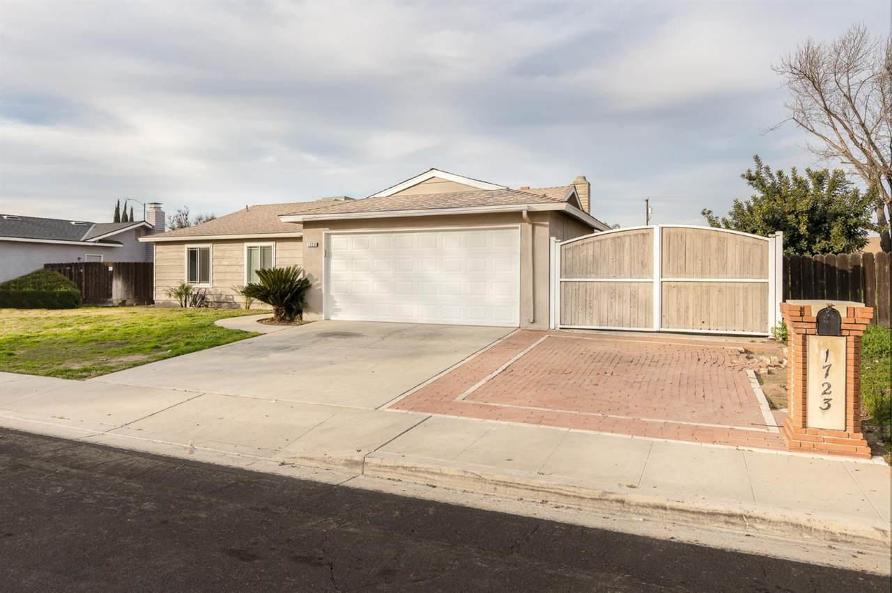 1723 Norwich Avenue - Photo 1