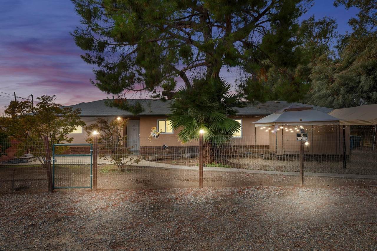548 Armstrong Avenue - Photo 1