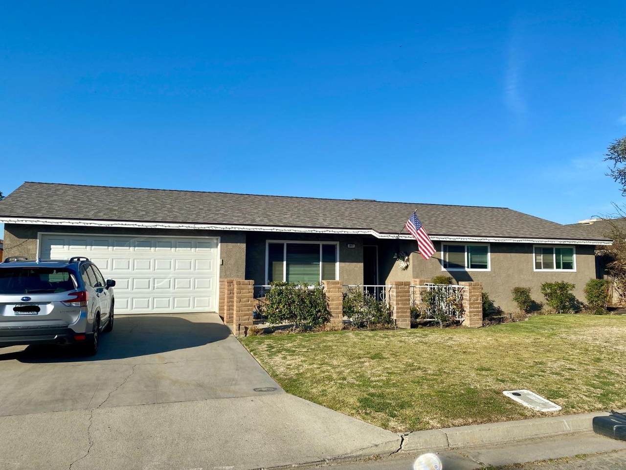 2817 Holiday Way - Photo 1