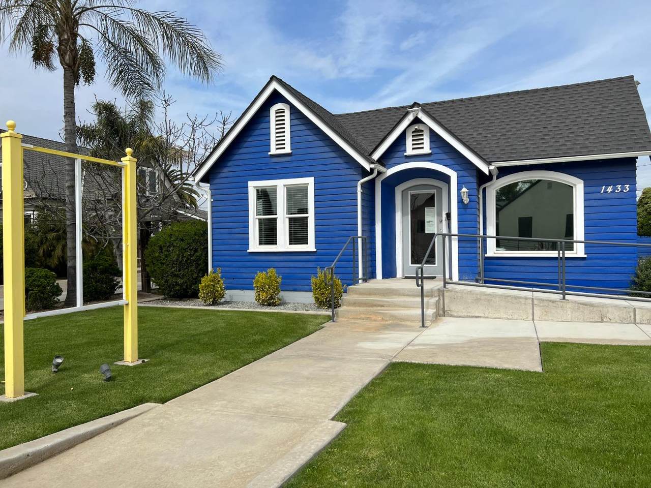1433 Sierra Street - Photo 1