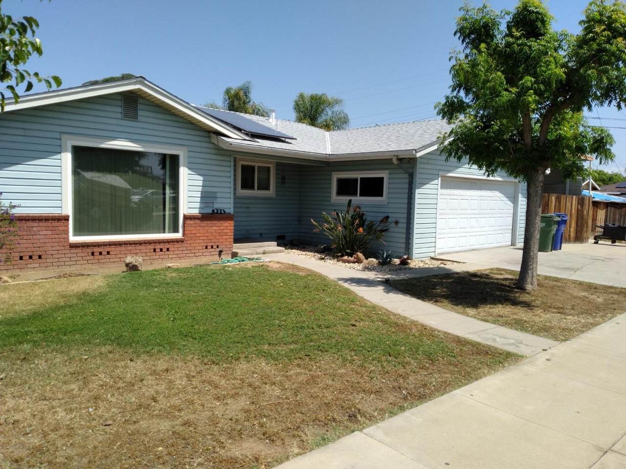 925 North Way - Photo 1