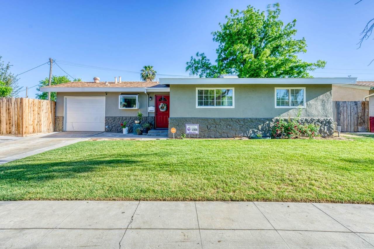 2227 Dayton Avenue - Photo 1