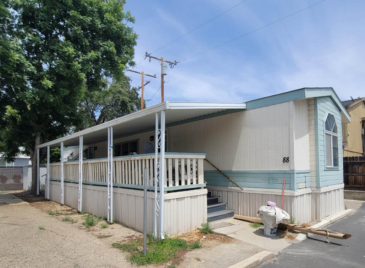820 Chinowth - Photo 1
