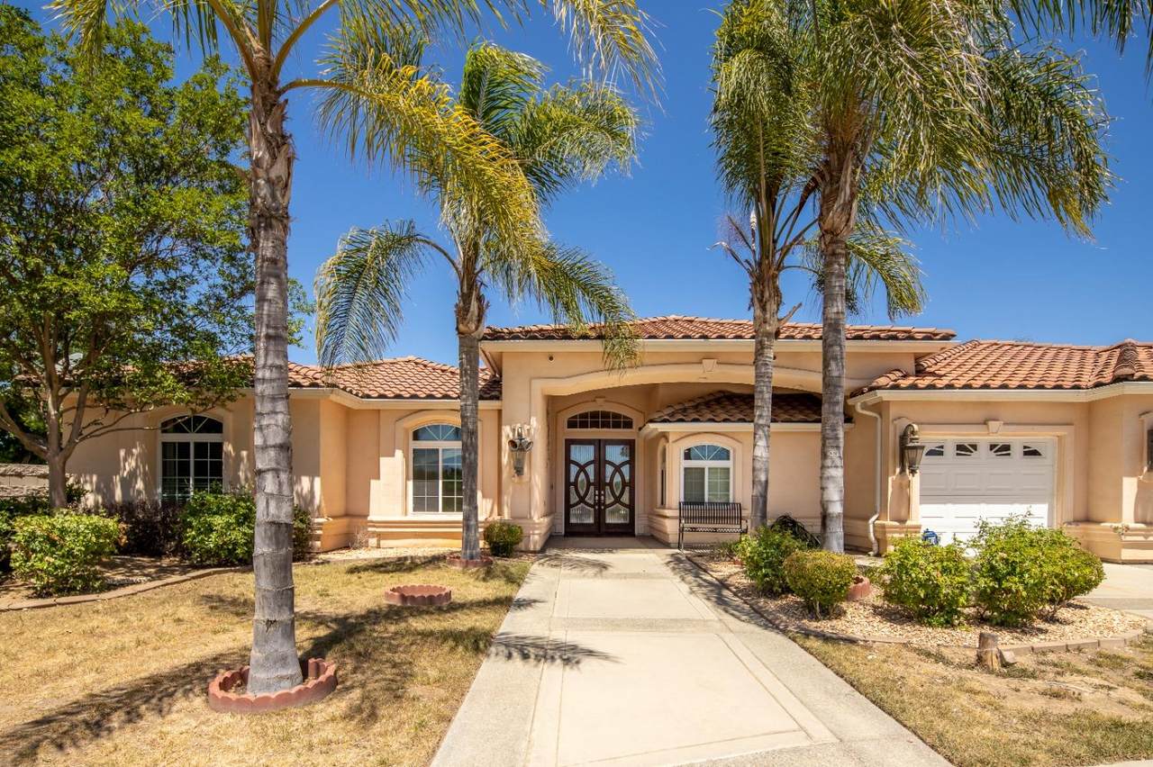 3245 Hampton Drive - Photo 1