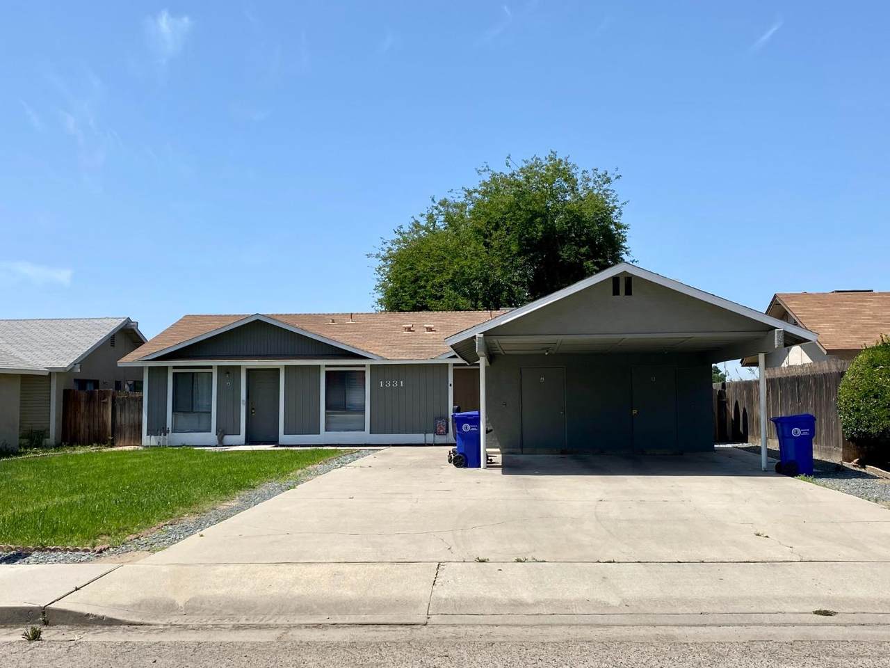 1331 Cloverleaf Place - Photo 1