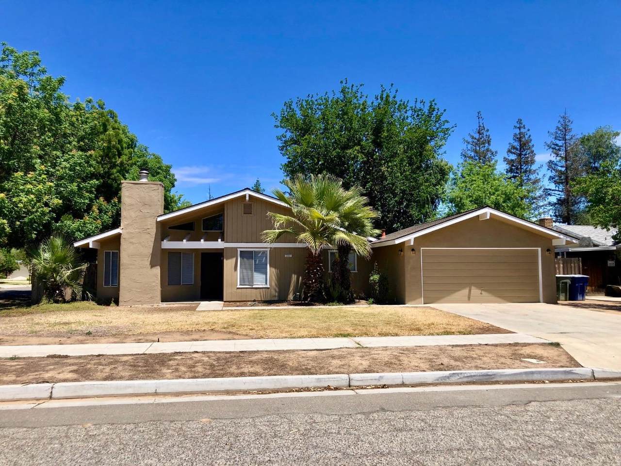 240 Dewitt (5507 E Nevada) Avenue - Photo 1