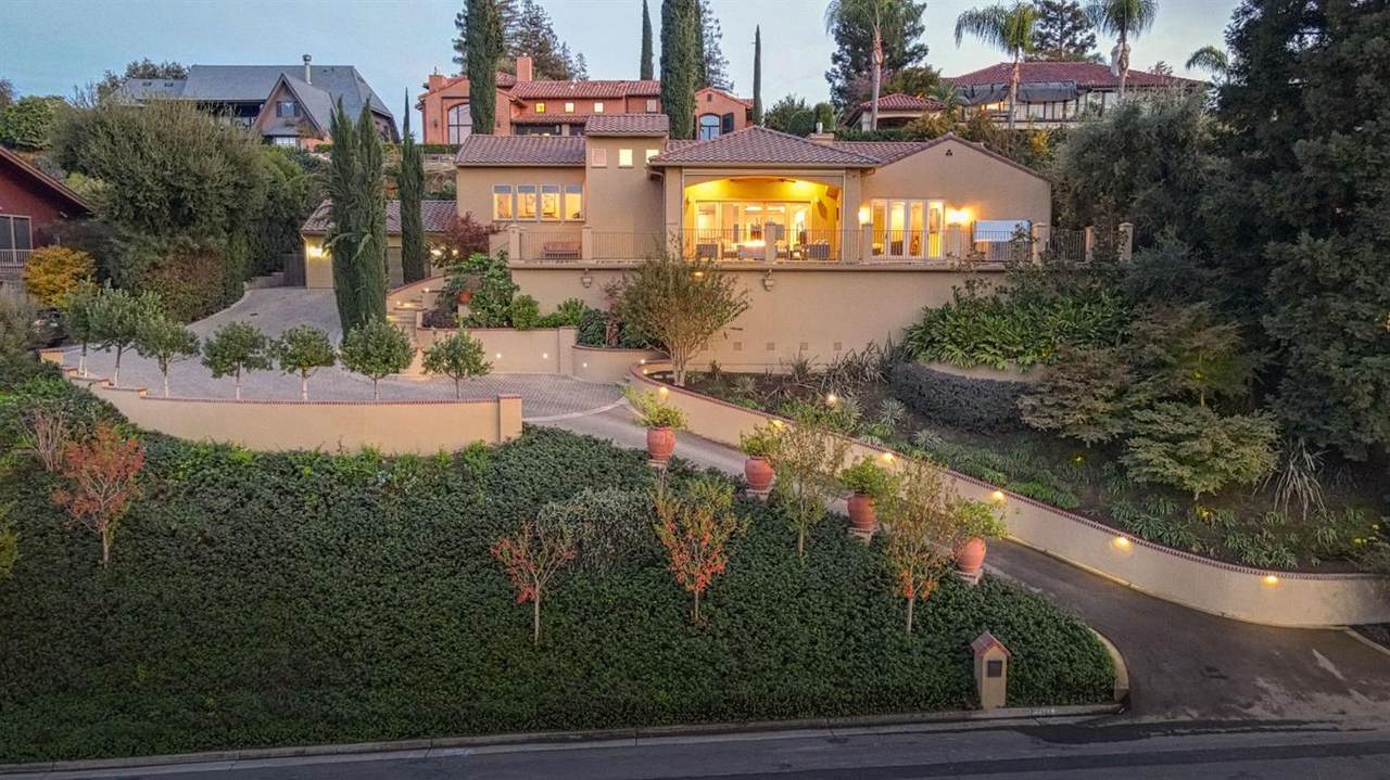 7568 Valentine Avenue - Photo 1