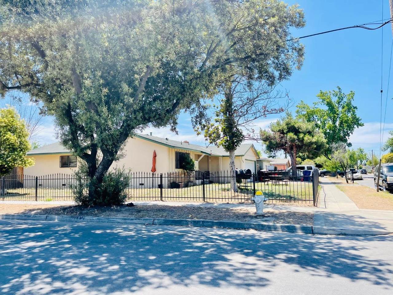 3538 Ezie Avenue - Photo 1