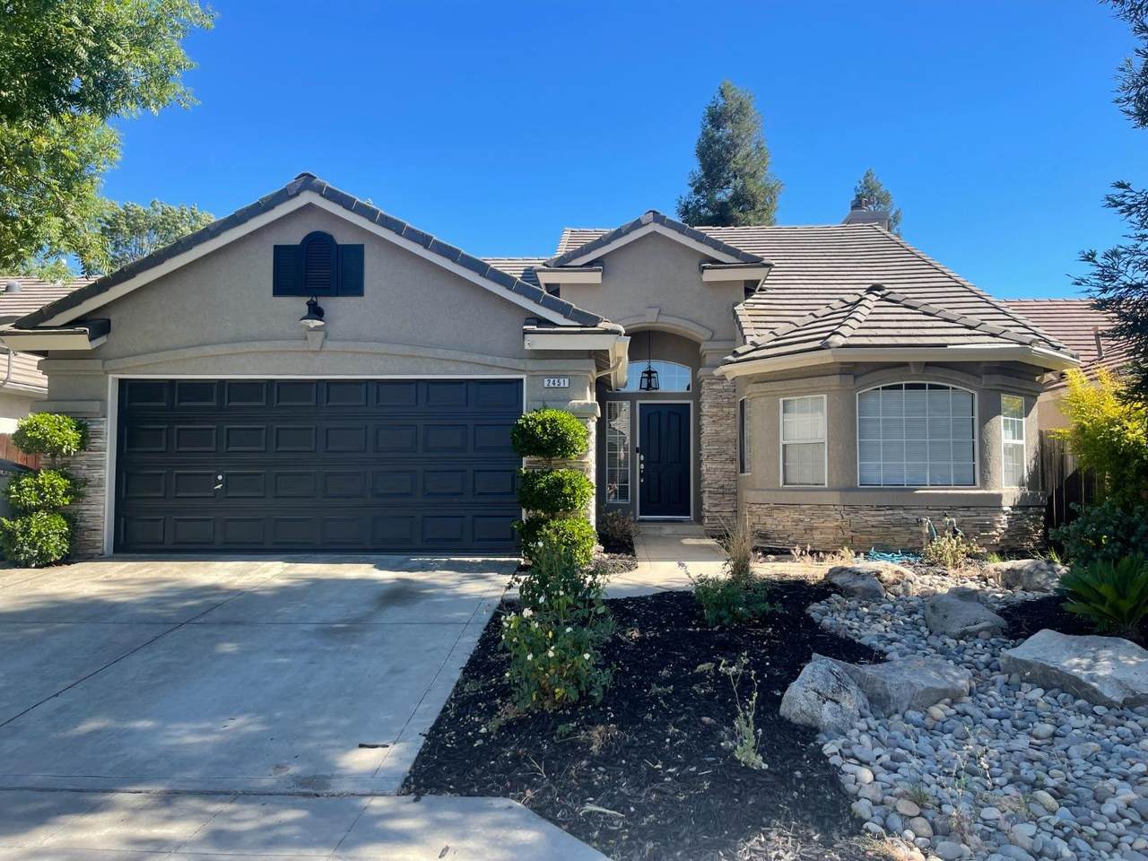 2451 Fox Glen Avenue - Photo 1