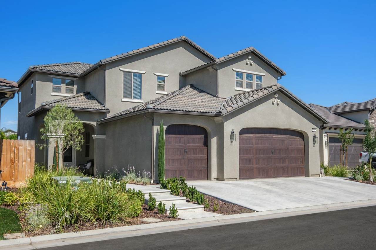 2802 Cypress Avenue - Photo 1